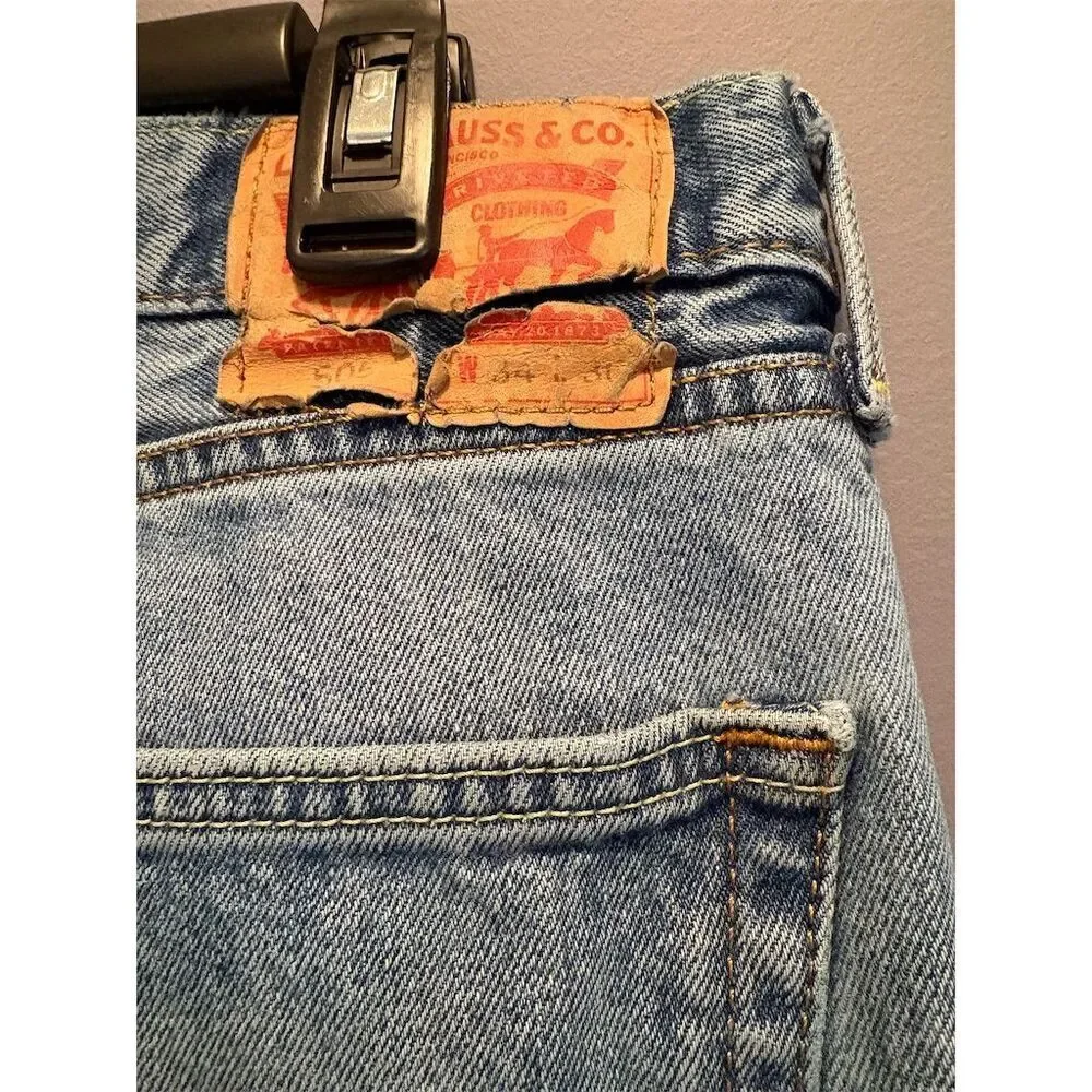 Levi's Men's Straight Jeans 34x30 Medium Wash Blue Denim 5-Pocket - Picture 7 of 9
